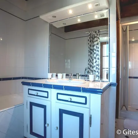 Chambon-sur-lac, 4 Pieces, 6 Personnes - Fr-1-630-228 Ferienhaus *
