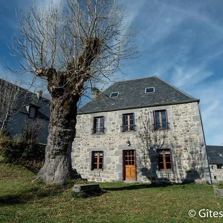 Ferienhaus Chambon-sur-lac, 4 Pieces, 6 Personnes - Fr-1-630-228 *